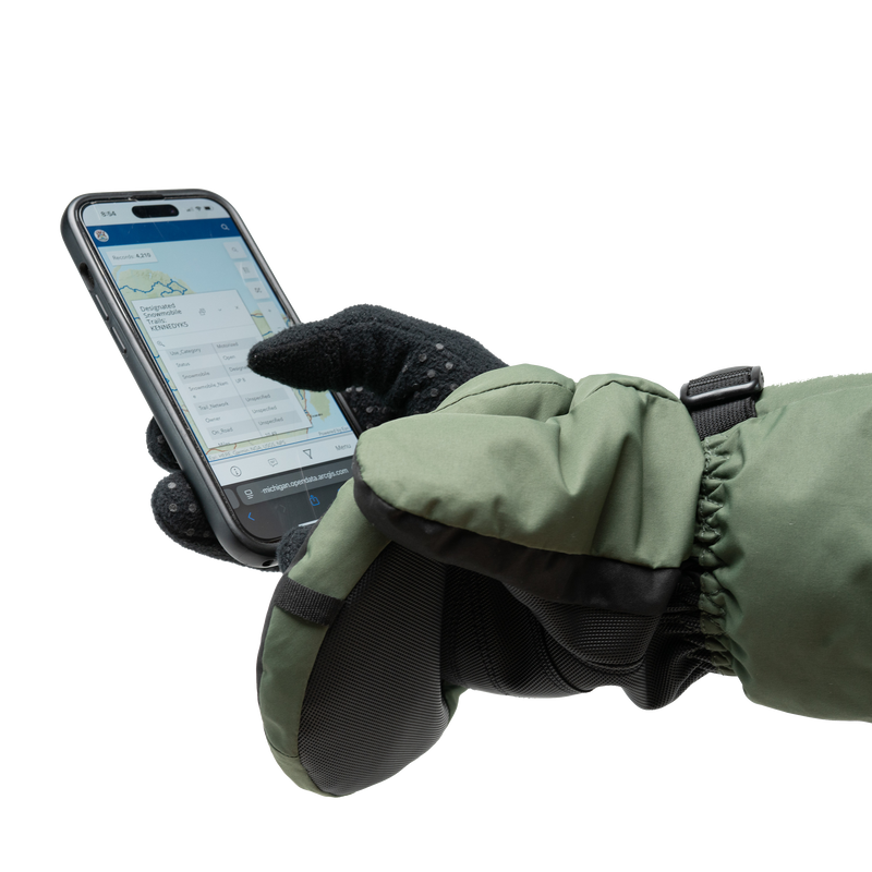 Use your phone, screens, and other touch compatible devices while staying warm